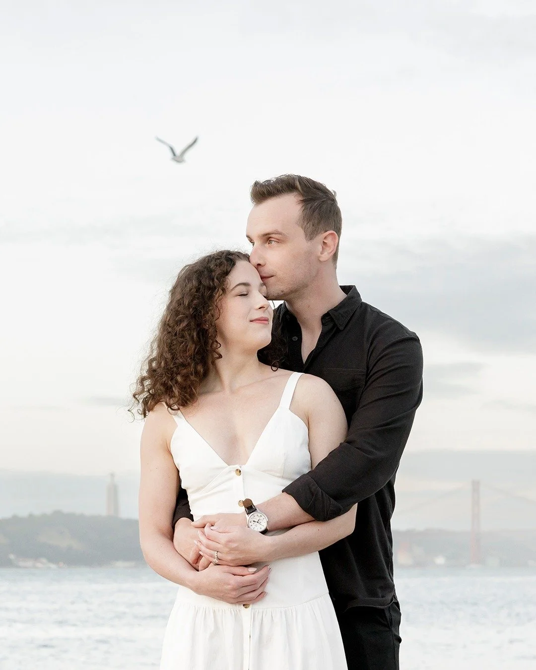 🇵🇹 A luz do amanhecer continua a ser uma das minhas preferidas para fotografar!
Ainda n&atilde;o h&aacute; quase ningu&eacute;m por perto, a luz &eacute; suave, a experi&ecirc;ncia &eacute; &uacute;nica.
Sim, poderia fotografar a qualquer hora do d