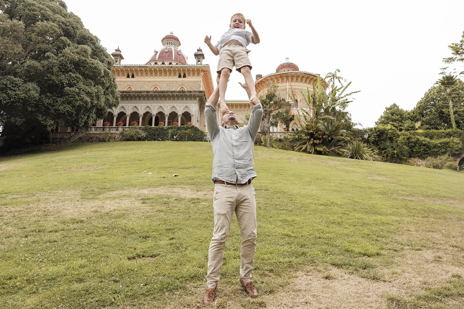 sintra-family-photoshoot-photographer-monserrate-palace-terra-fotografia-flytographer-48.jpg