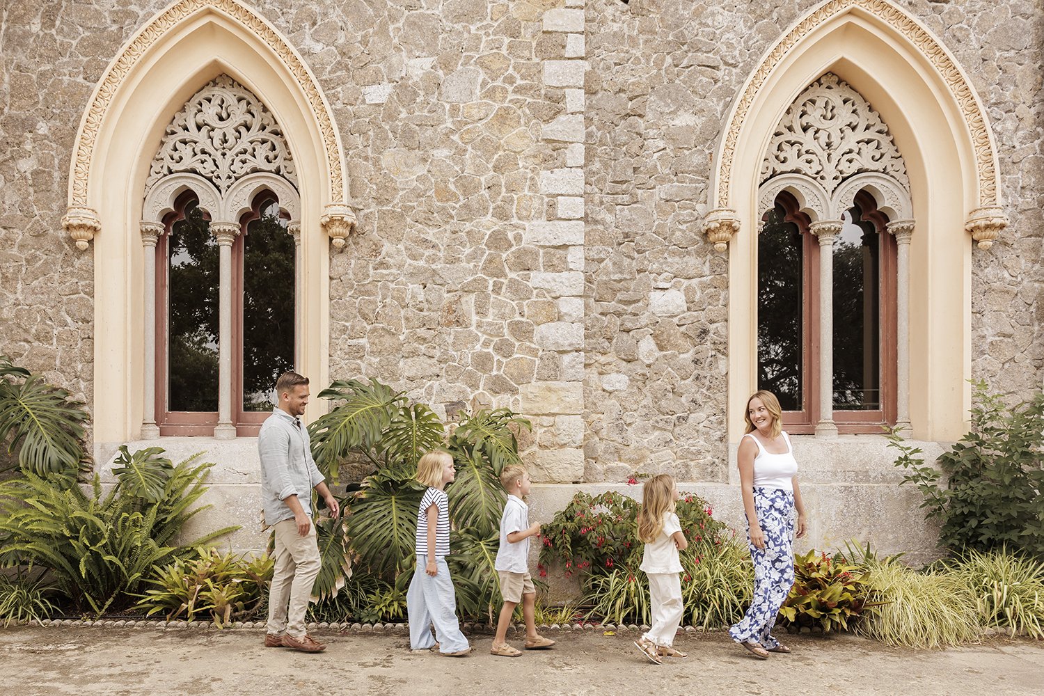 sintra-family-photoshoot-photographer-monserrate-palace-terra-fotografia-flytographer-23.jpg