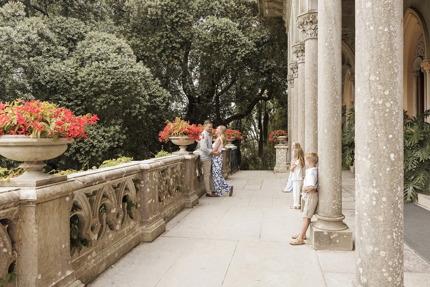 sintra-family-photoshoot-photographer-monserrate-palace-terra-fotografia-flytographer-38.jpg