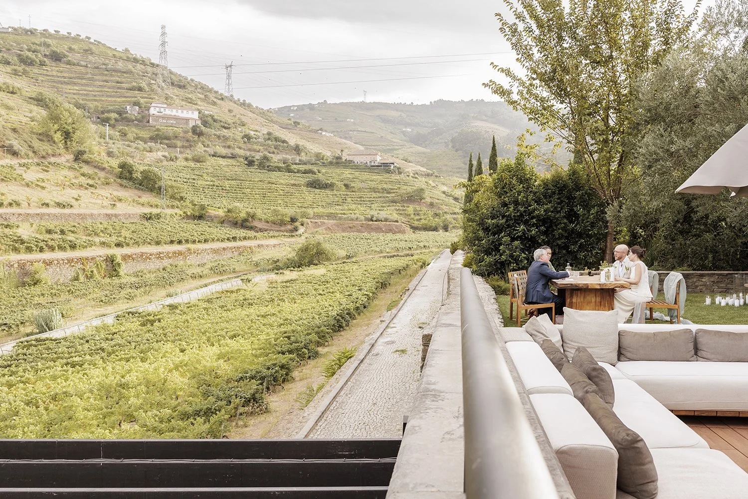 six-senses-douro-valley-elopement-photographer-ana-lucia-da-cruz-terra-fotografia-elope-in-portugal-173.jpg