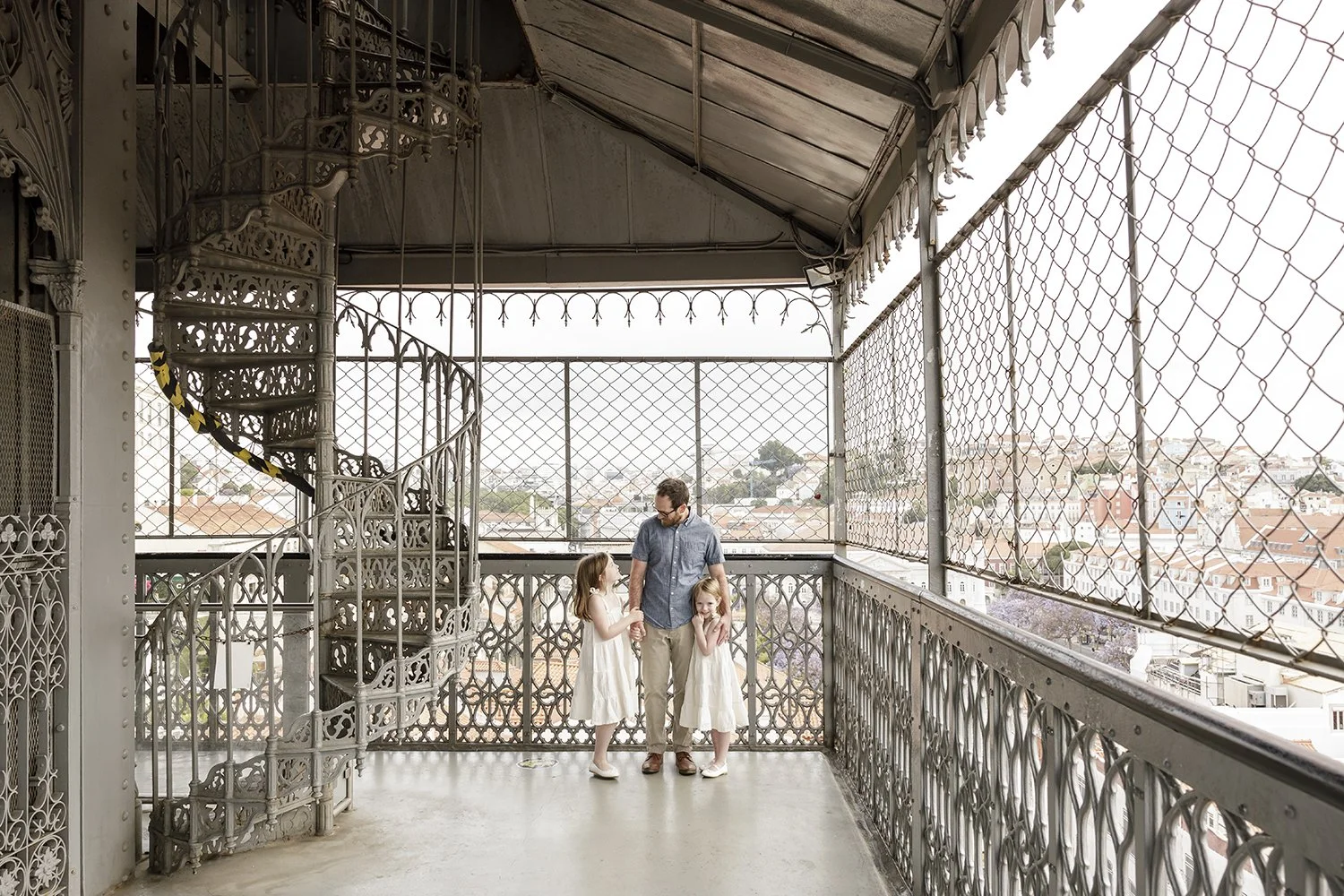 lisbon-family-photographer-largo-carmo-bairro-alto-ana-lucia-da-cruz-terra-fotografia-flytographer-73.jpg
