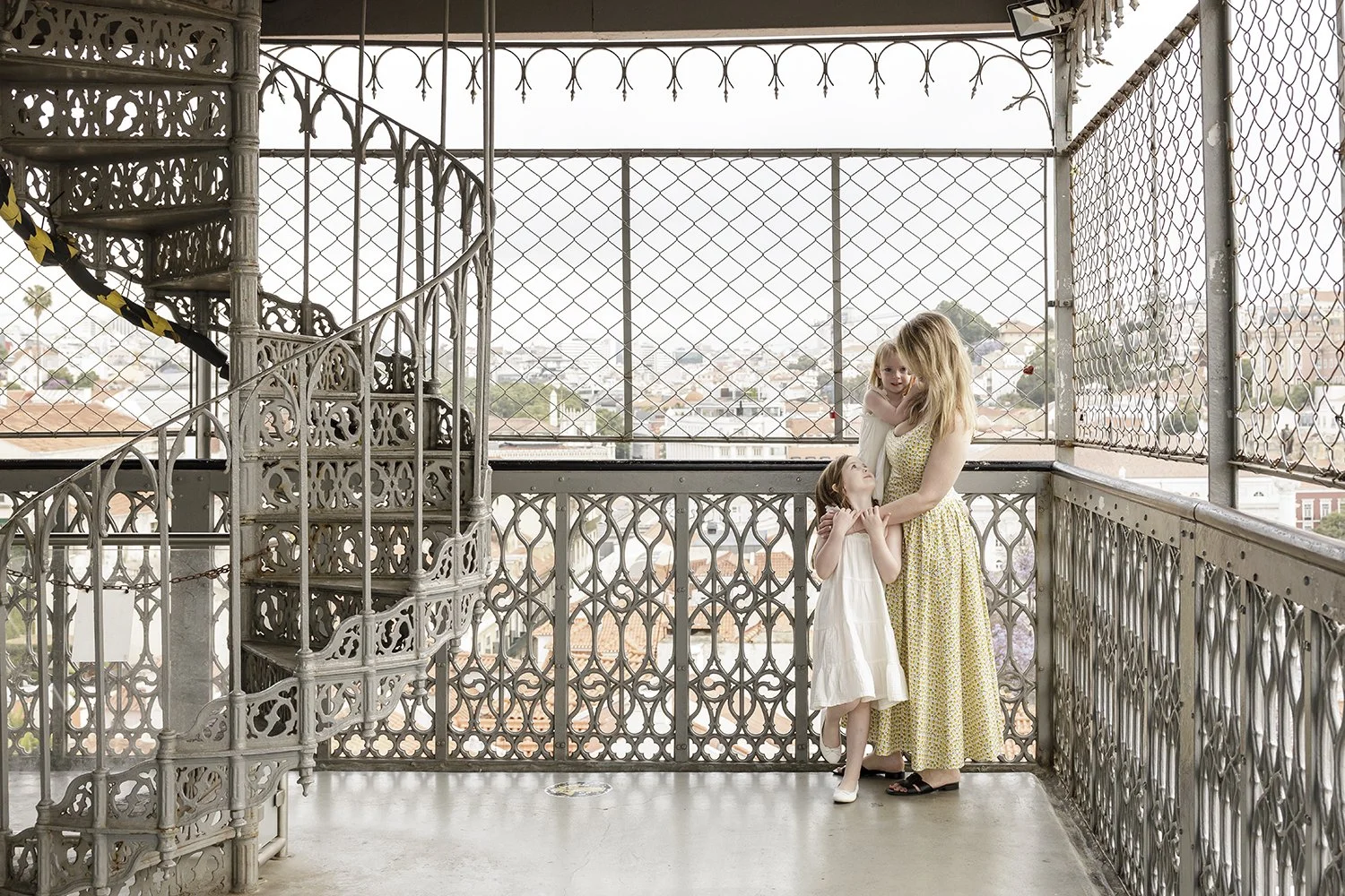 lisbon-family-photographer-largo-carmo-bairro-alto-ana-lucia-da-cruz-terra-fotografia-flytographer-71.jpg