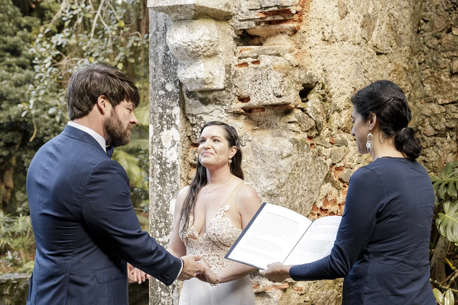 chapel-ruins-monserrate-palace-sintra-elopement-photographer-ana-lucia-da-cruz-sintra-9.jpg