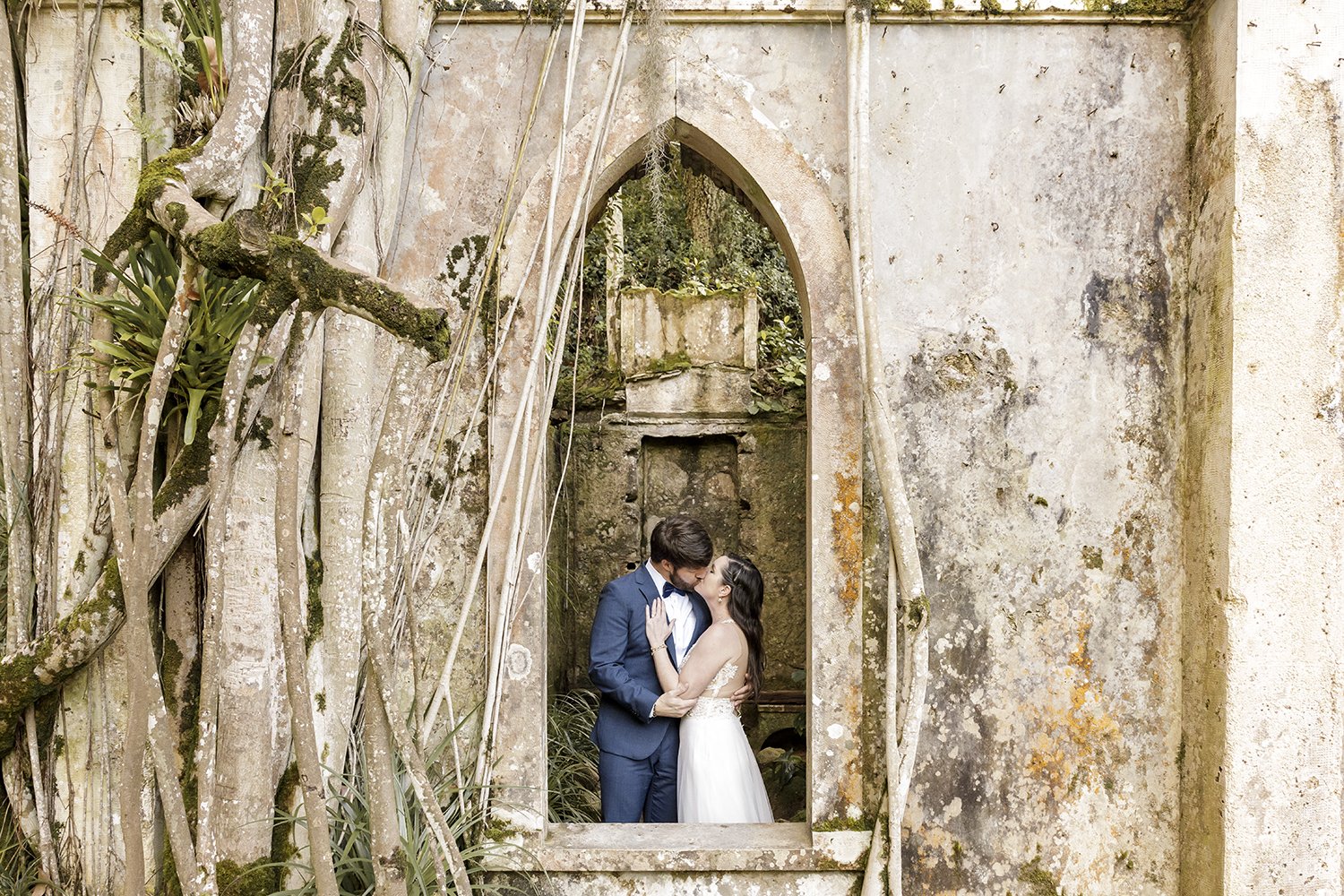 chapel-ruins-monserrate-palace-sintra-elopement-photographer-ana-lucia-da-cruz-sintra-70.jpg