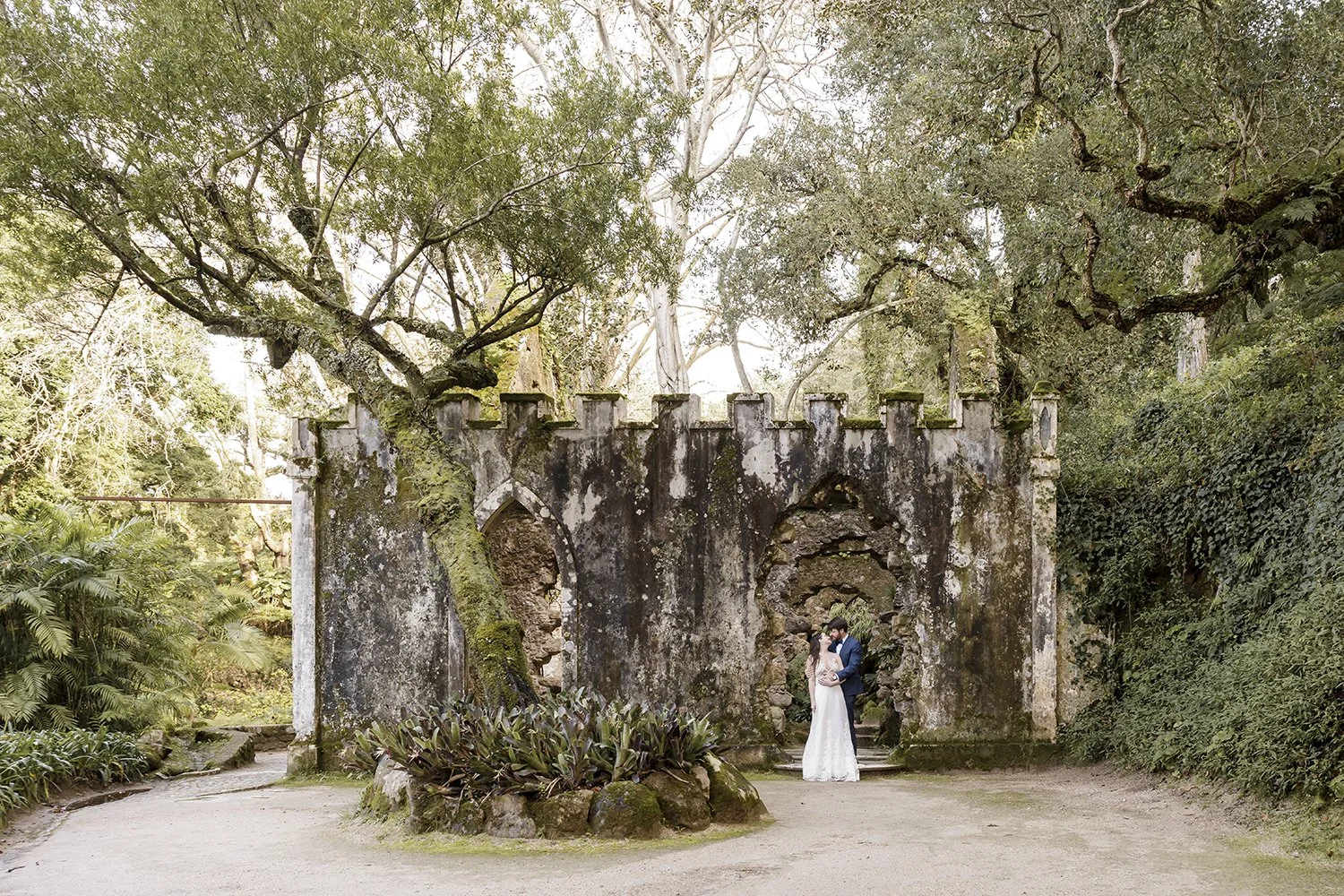 chapel-ruins-monserrate-palace-sintra-elopement-photographer-ana-lucia-da-cruz-sintra-77.jpg