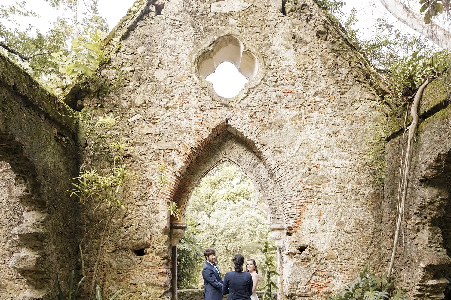 chapel-ruins-monserrate-palace-sintra-elopement-photographer-ana-lucia-da-cruz-sintra-14.jpg