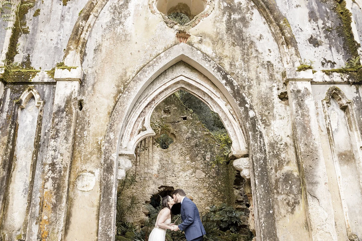 chapel-ruins-monserrate-palace-sintra-elopement-photographer-ana-lucia-da-cruz-sintra-37.jpg