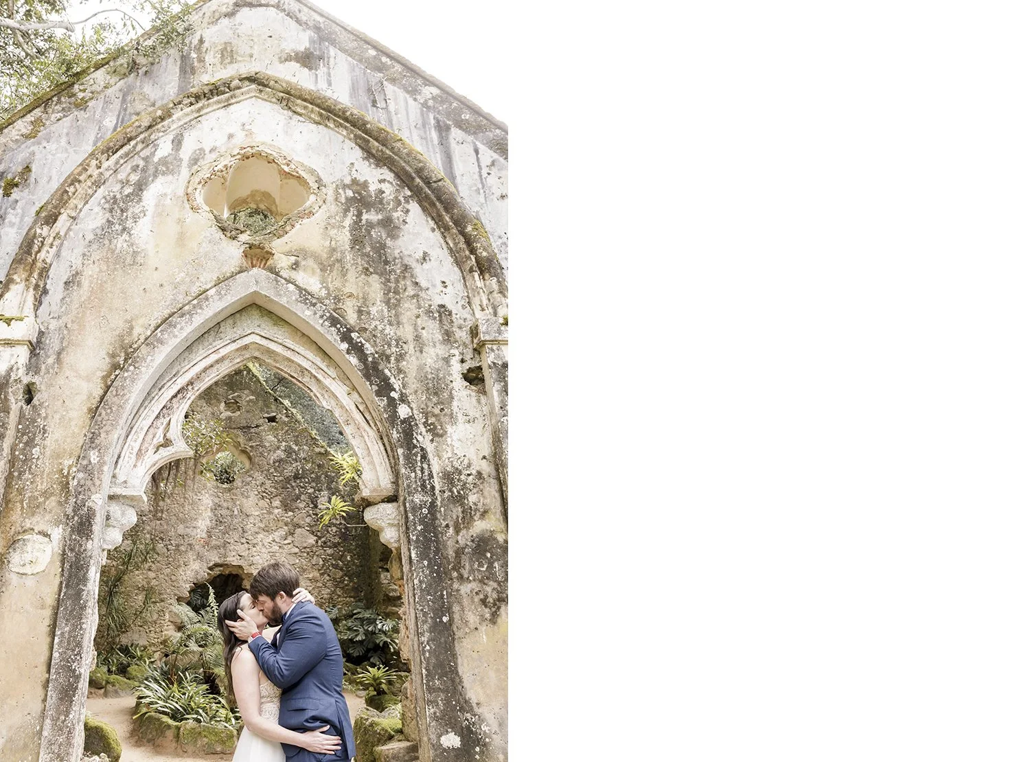 chapel-ruins-monserrate-palace-sintra-elopement-photographer-ana-lucia-da-cruz-sintra-56.jpg