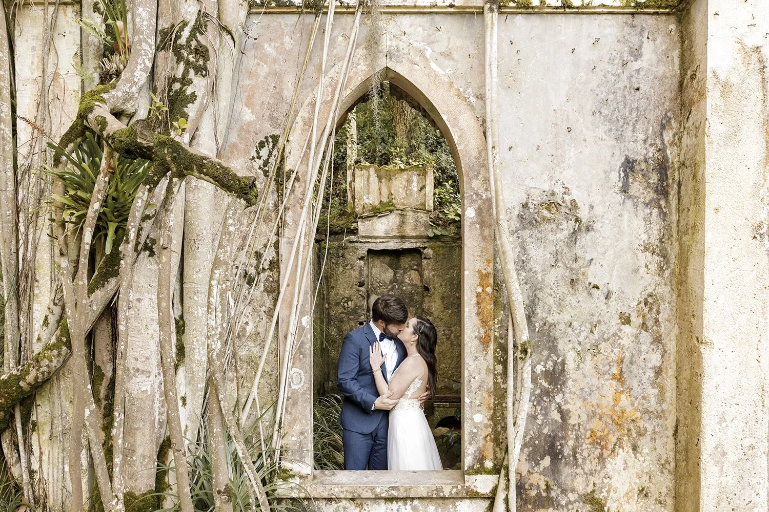 chapel-ruins-monserrate-palace-sintra-elopement-photographer-ana-lucia-da-cruz-sintra-70.jpg