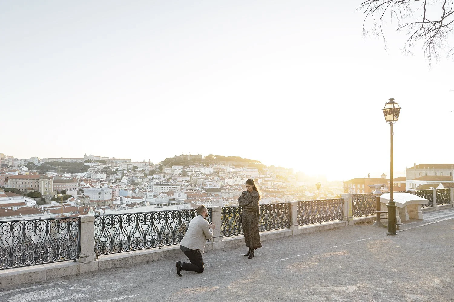 lisbon-surprise-wedding-proposal-photographer-ana-lucia-terra-fotografia-flytographer-1.jpg