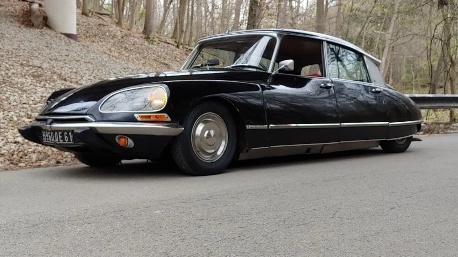 1968 Citroen DS21. The "Goddess" looks so elegant in black. Such a futuristic design. Hydropneumatic suspension, active headlights, lightweight construction. A true icon and a fav in the collection.