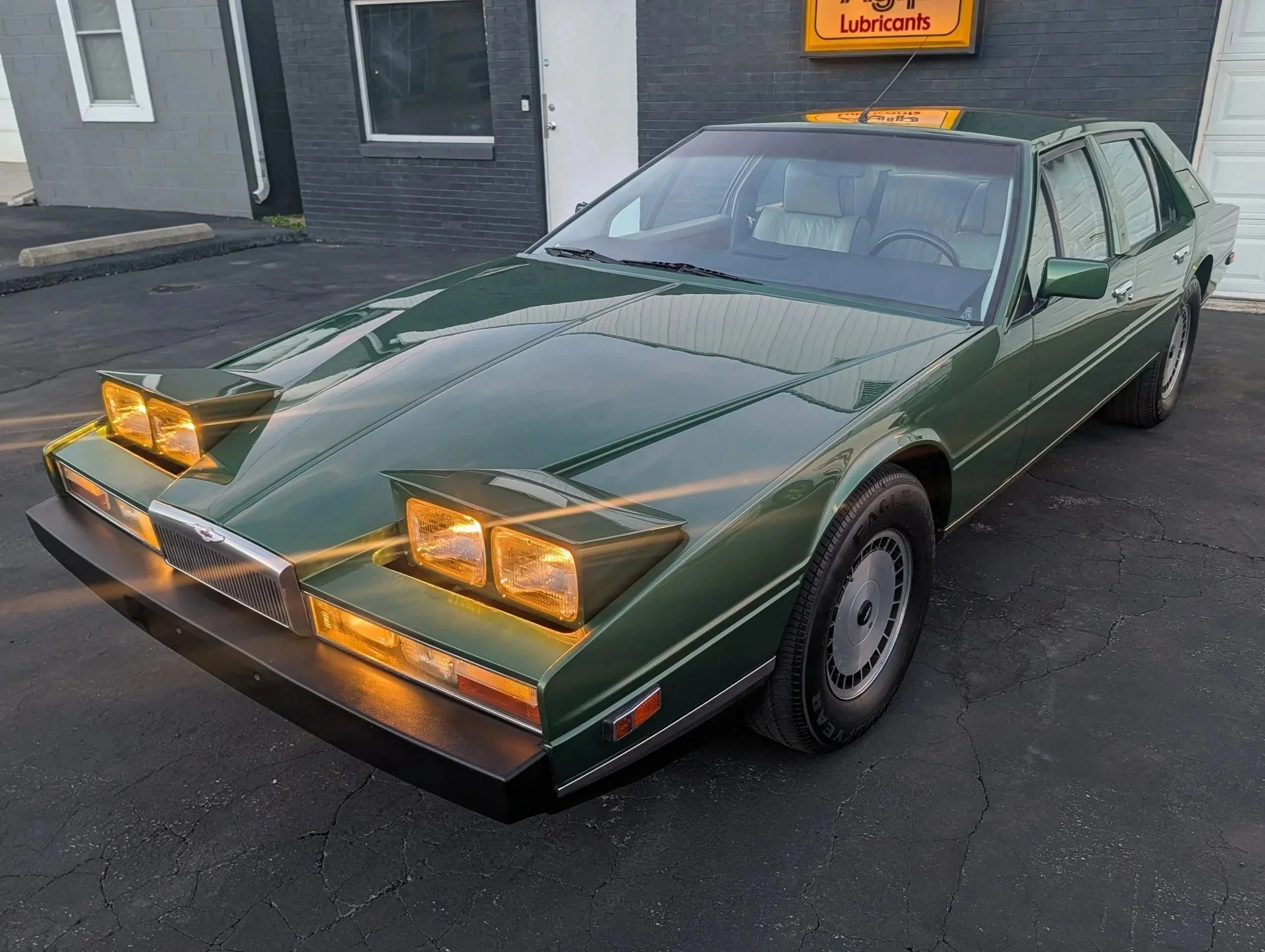 1985 Aston Martin Lagonda 