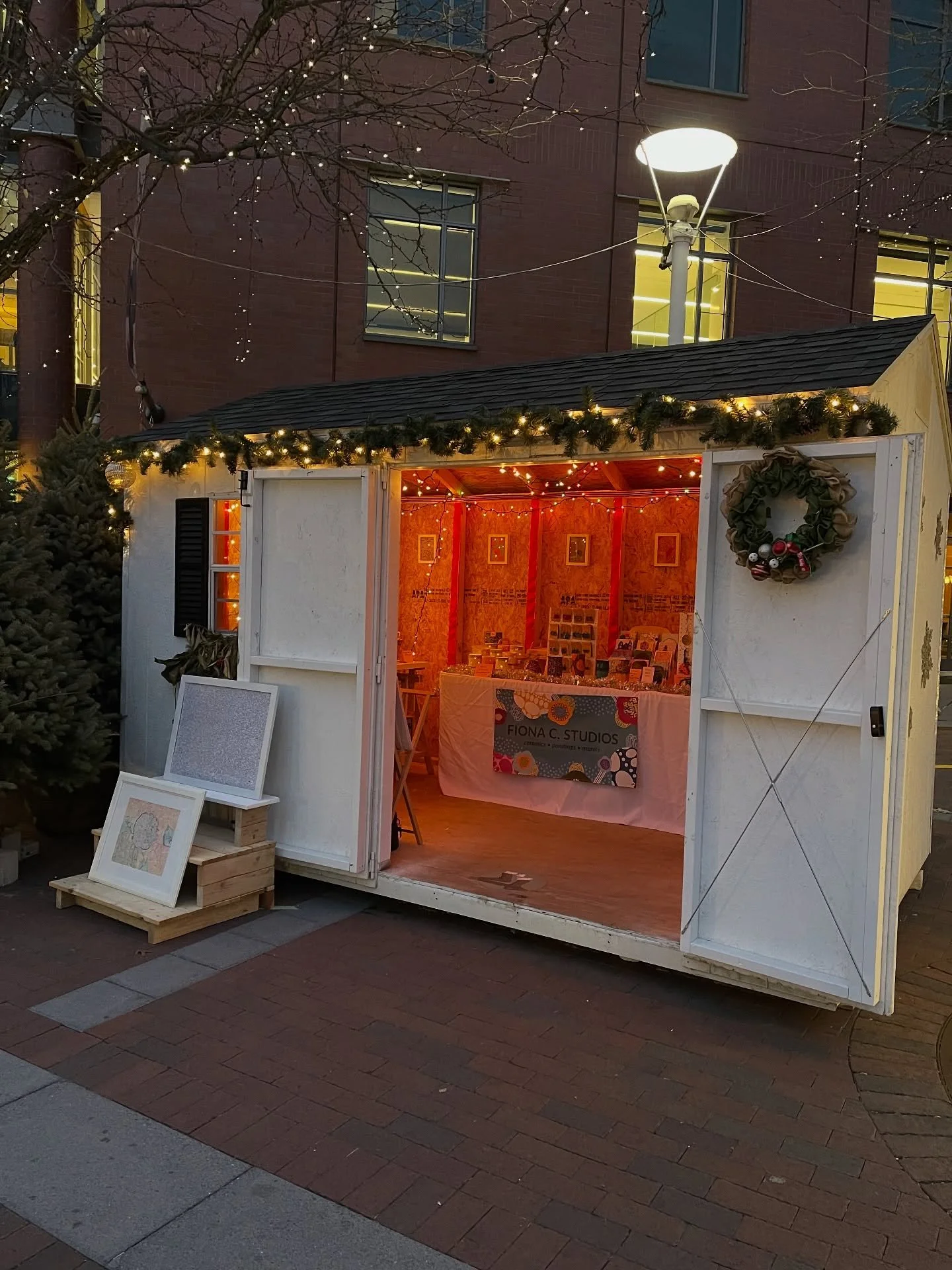 SURPRISE!

Your girl is back for the @artscouncilofprinceton winter village in a chalet starting TOMORROW!!

The deets:
Thurs, Nov 13-Sun, Nov 16
12-6pm each day
On Hinds Plaza in front of the Princeton Public Library

Get an early jump on that holid