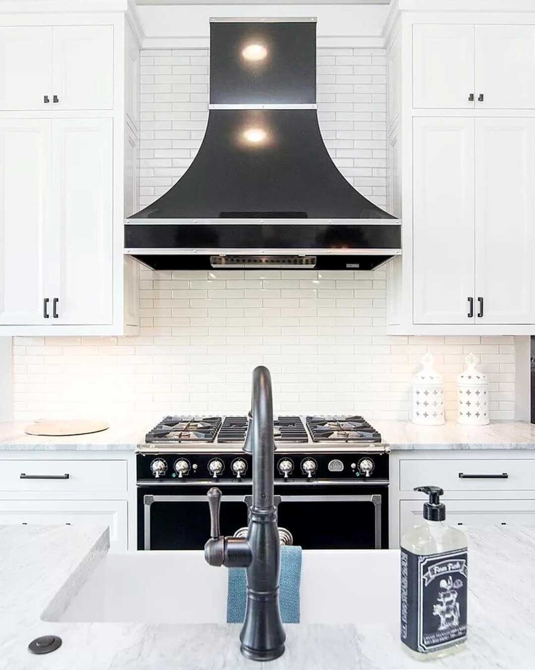 white-kitchen-black-la-cornue-range.jpg