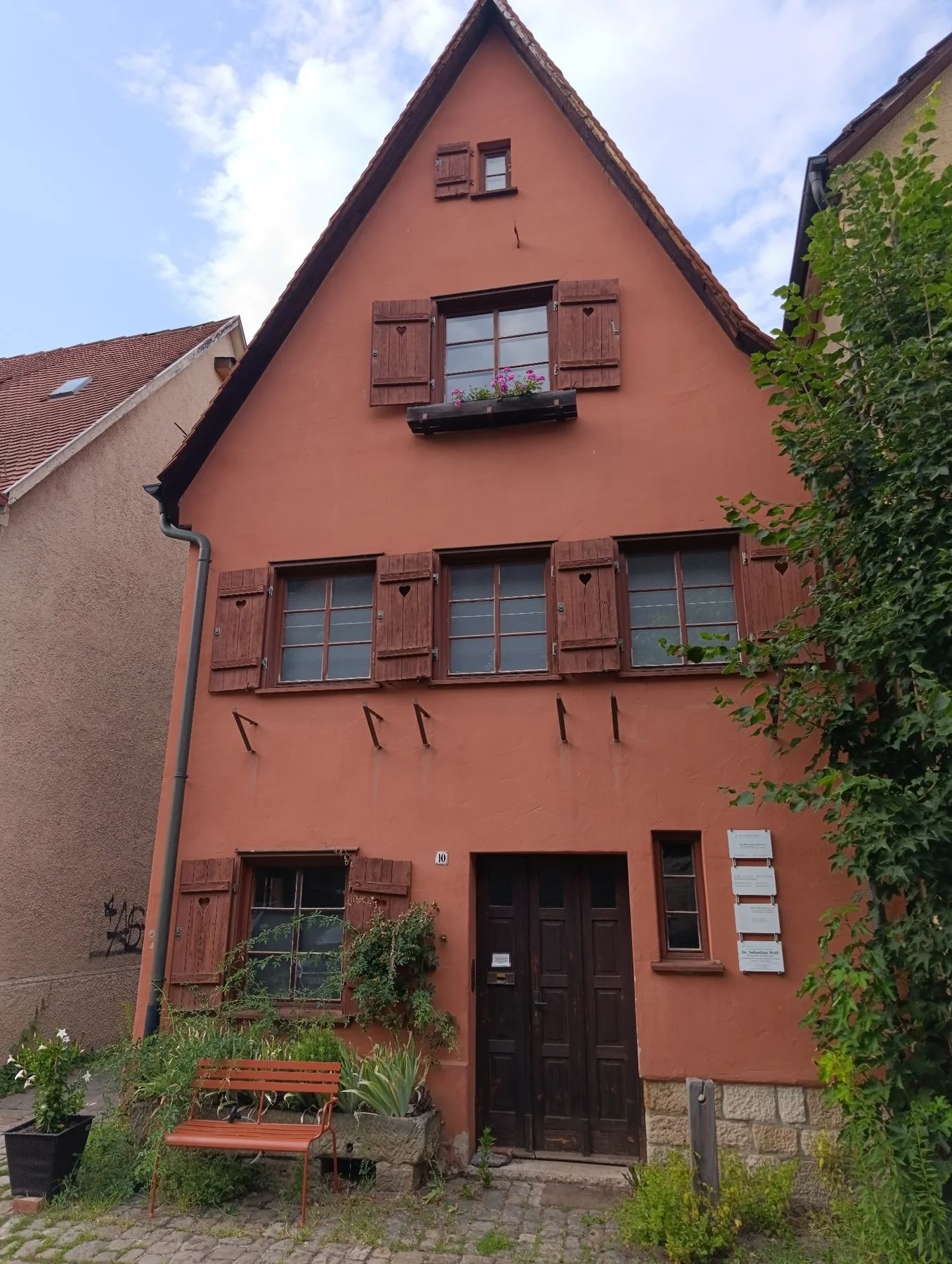 Außenansicht der Psychotherapeutischen Privatpraxis Dr. Sebastian Wolf in der Madergasse in Tübingen