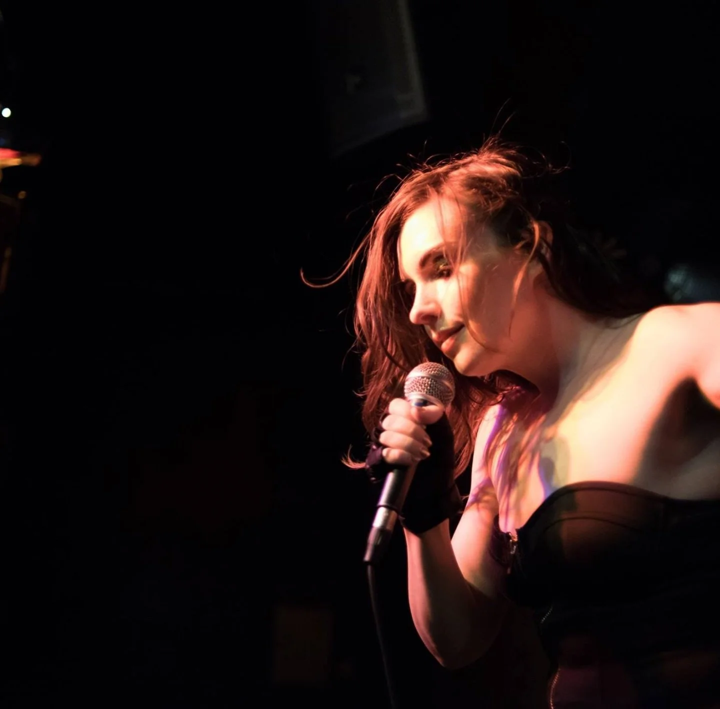 time travel is real 👁️👁️👁️
.
🌀 &ldquo;is this falling? is this flight?&rdquo; at The Way Station 2017 @bww.photos 
🌀 full circle catharsis at Ice and Fire Con 2022 @nonlinearknitting 
🌀 &ldquo;sometimes you&rsquo;ll dream of home&rdquo; at Ice 