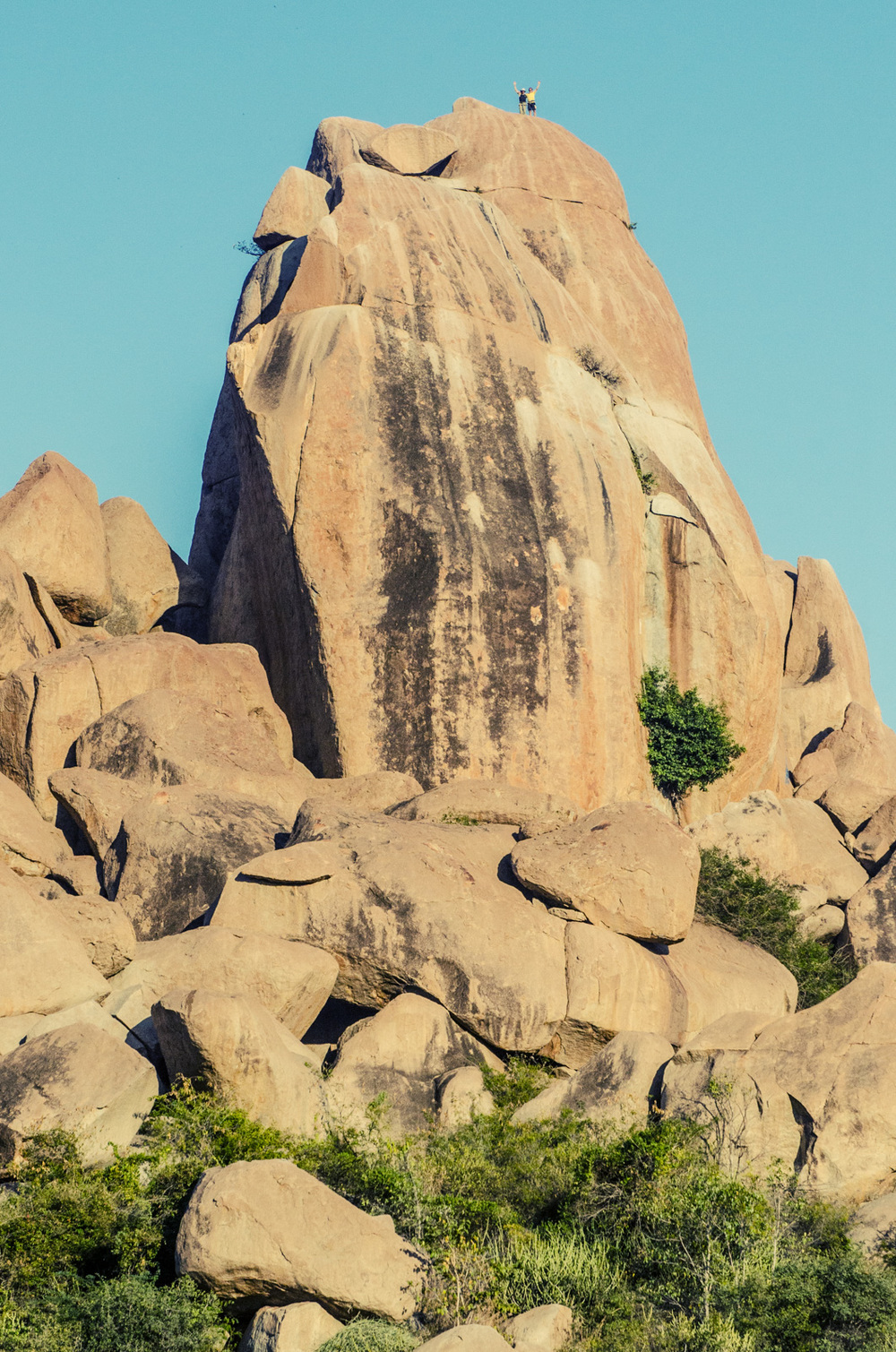 Hampi-India-bouldering-rockclimbing-AmyRolloPhoto--26.jpg