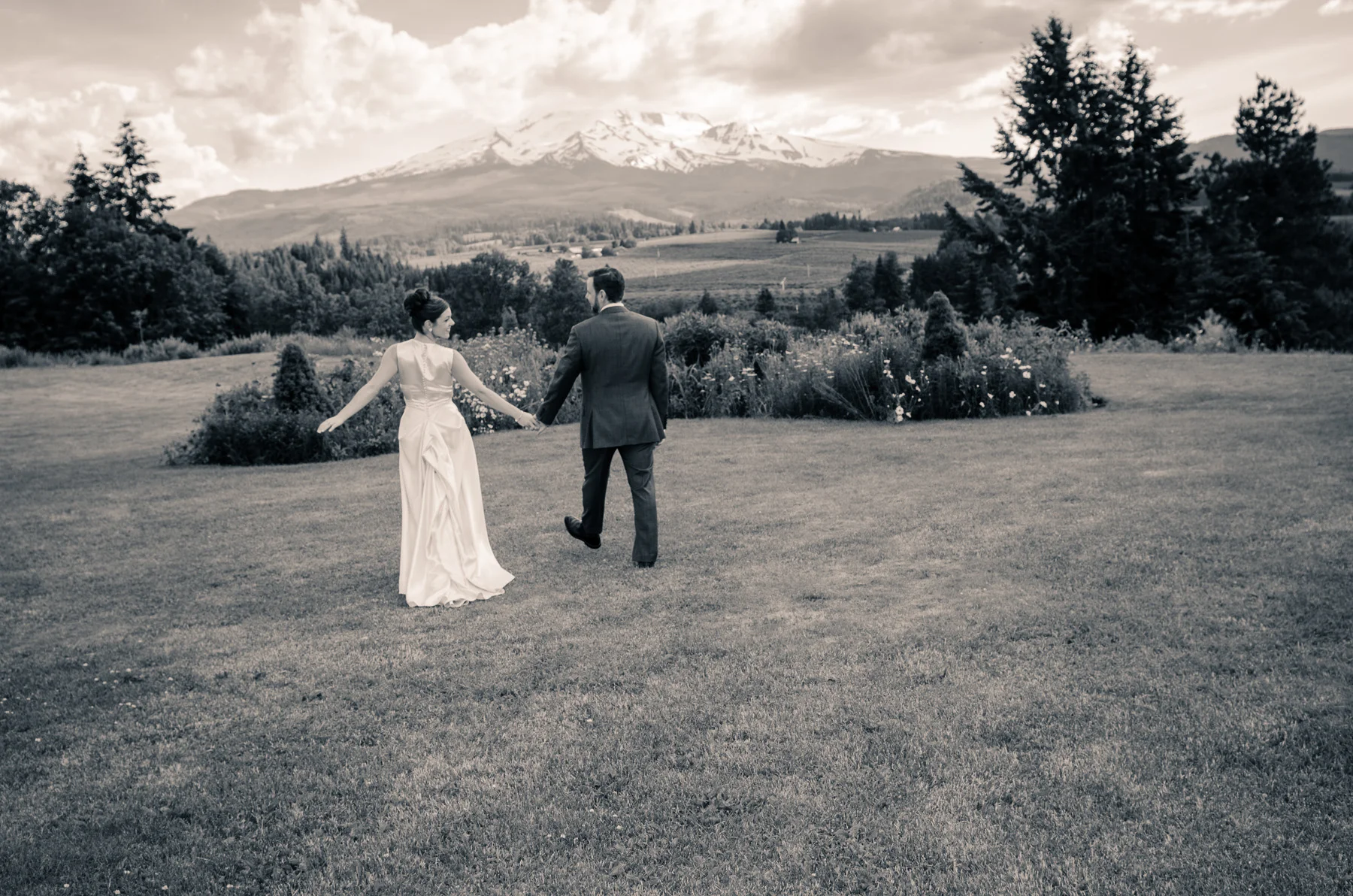 VA-wedding-AmyRollo-5097-Edit.jpg