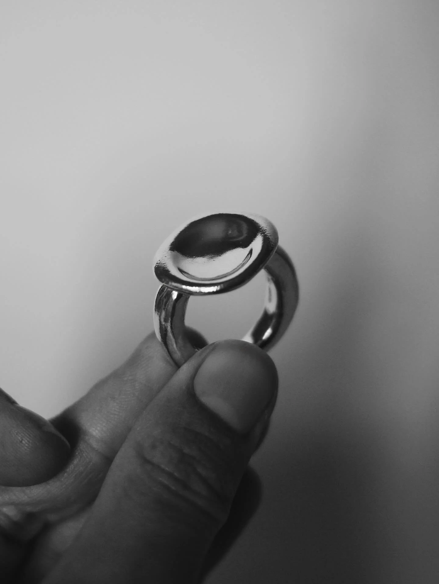 M A C O N D O ~ this minimalist beauty is heading out today.