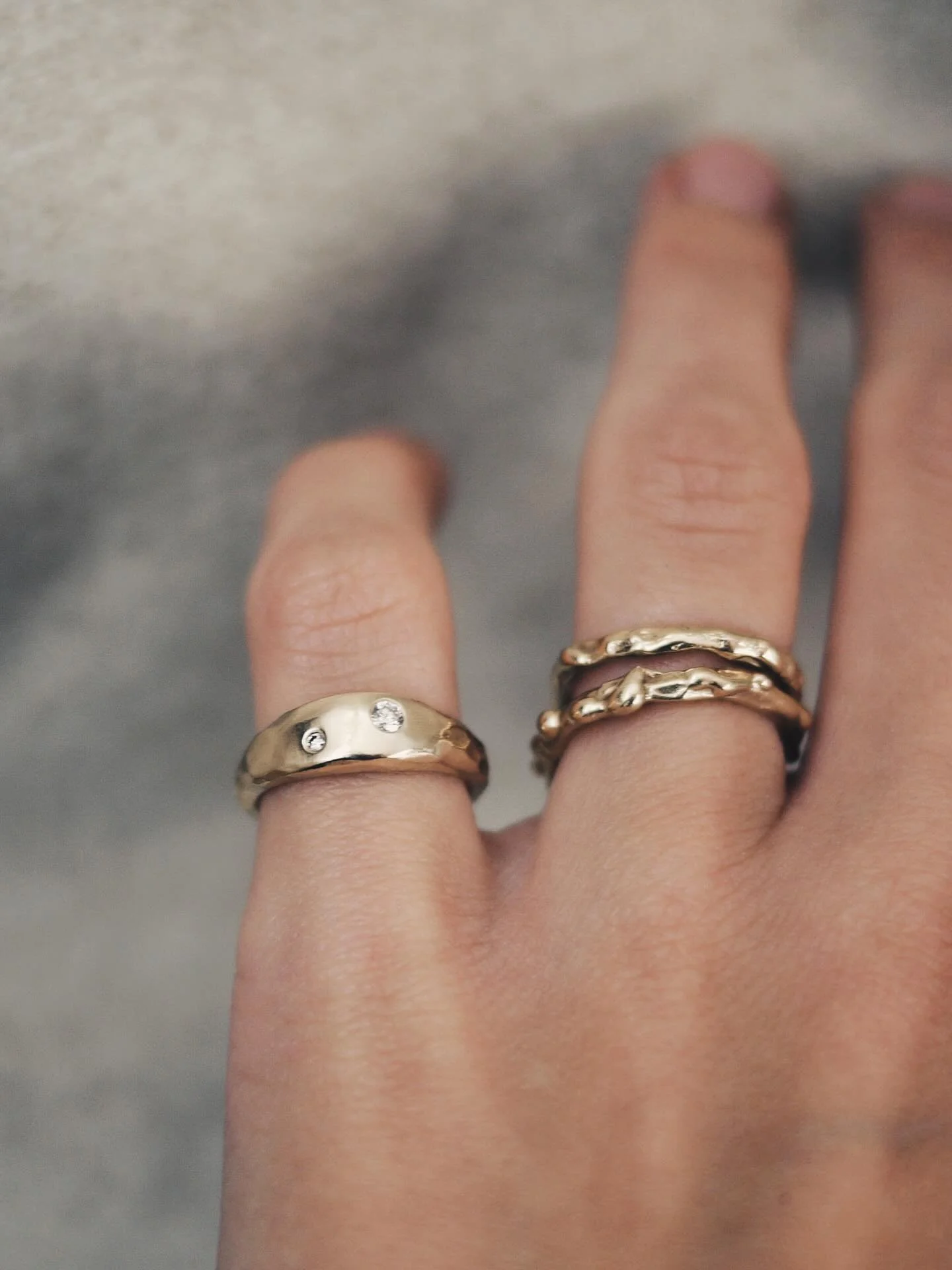 🄱🄴🅂🄿🄾🄺🄴 🄴🄽🄶🄰🄶🄴🄼🄴🄽🅃 🅁🄸🄽🄶

Lozenge-shaped, cast in 9ct recycled gold and set with two diamonds.

Created in collaboration with G, who came with a clear vision &mdash; my role was to translate it into metal and stone. Subtle carved 