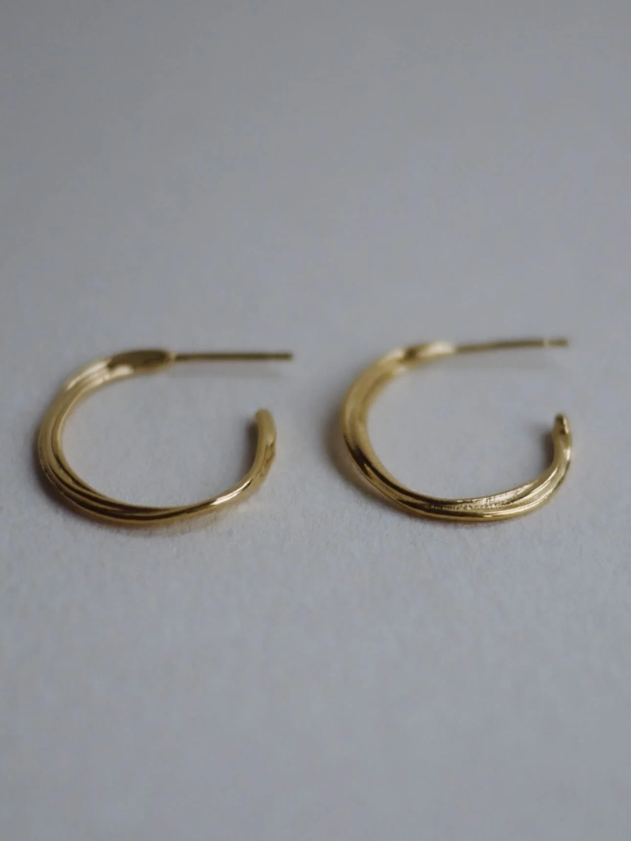 Thinking about Christmas presents? ✨
I&rsquo;ve added some new pieces to the website &mdash; all ready to ship in time for Christmas.
We&rsquo;re in the middle of moving house this winter, so I haven&rsquo;t booked any shows &mdash; which means every