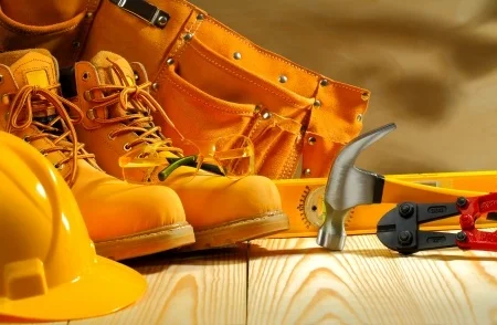 14356465_S_steel_toe_boots_safety_construction.jpg