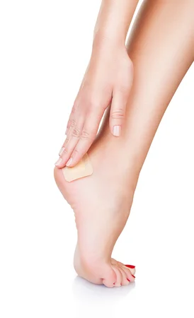44977336_S_bandaid_foot_bandage_blister.jpg