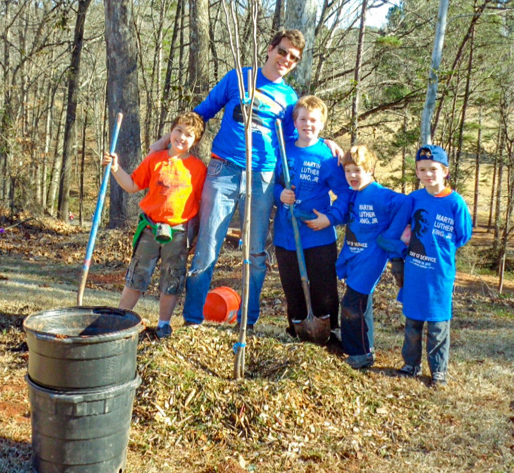 01-19-15 MLK Day Cub Scouts Trees Atlanta Cemetary 30 Daddy sons best.jpeg
