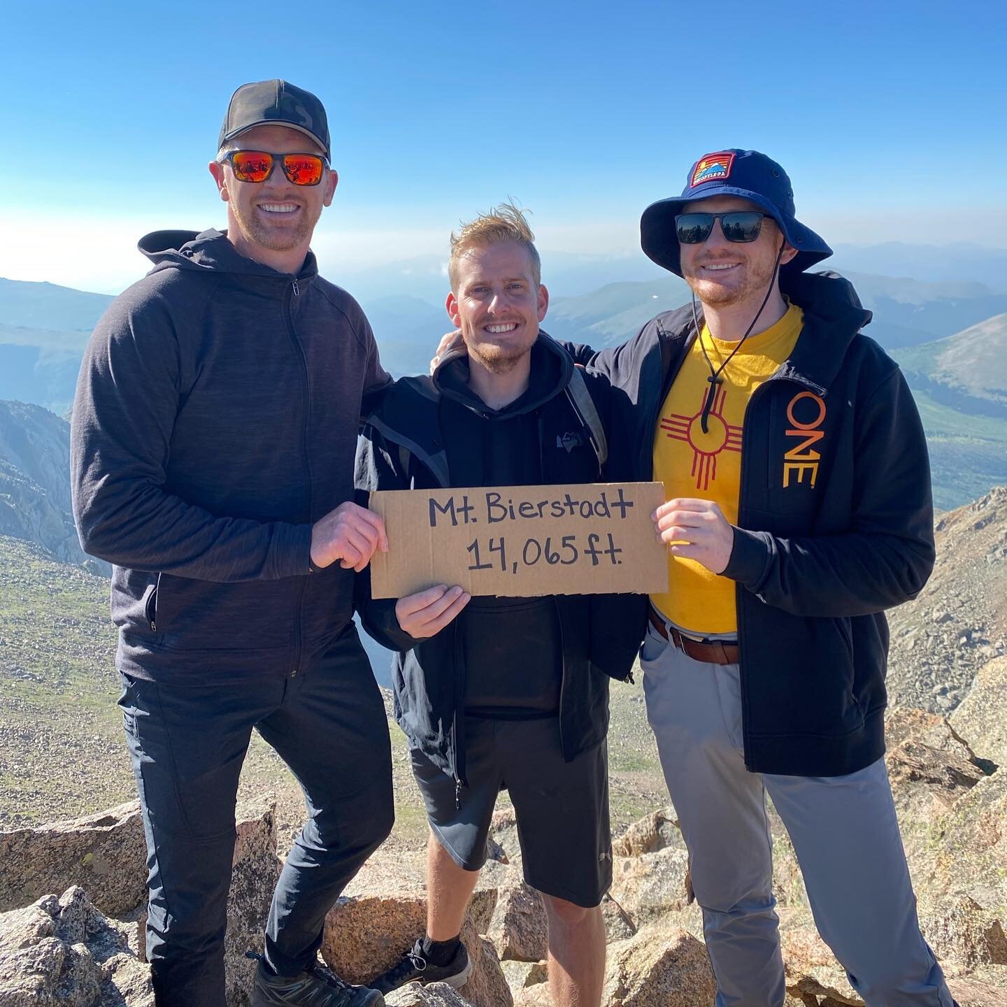 🏔Mt. Bierstadt with my brothers @forseofnatureart &amp; @bjartiss

So grateful we could get out in nature conquer their first 14er together🙏🏼🙏🏼

The Colorado adventures continue!!!

#ForseFactor