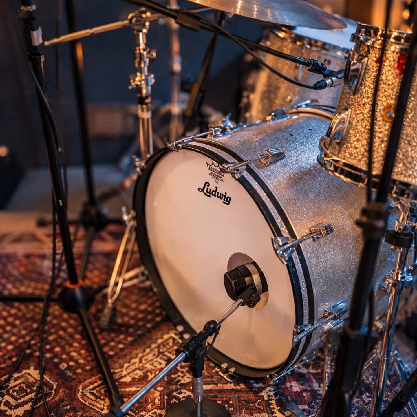 Drums up and ready to go. 🥁

#PinholeSoundStudio #RecordingStudio #ManchesterRecordingStudio #ManchesterMusic #StudioLife DrumRecording RecordingSession LudwigDrums MusicProduction