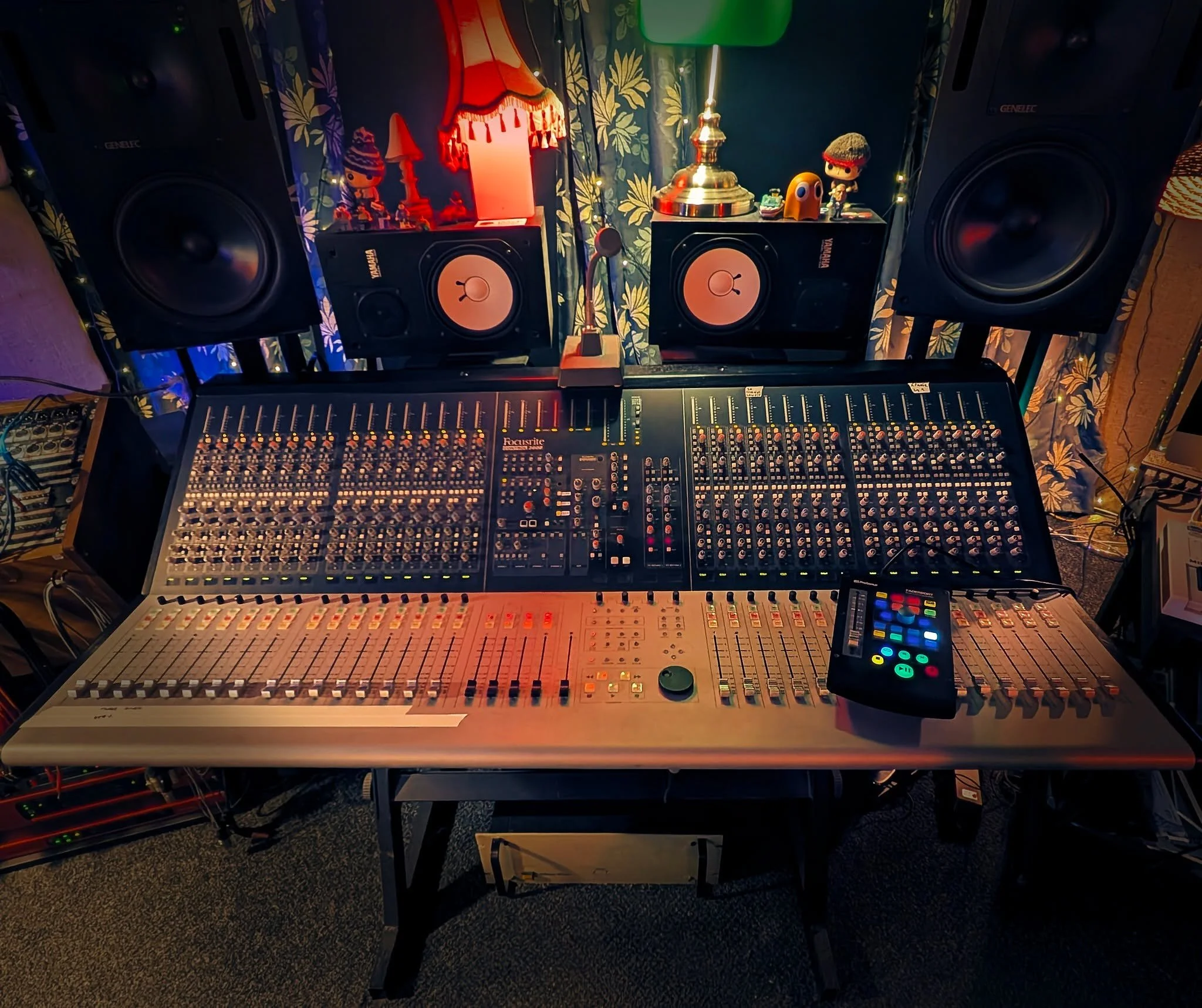 A quiet moment before the next session at Pinhole.

#PinholeSoundStudio #RecordingStudio #ManchesterMusic