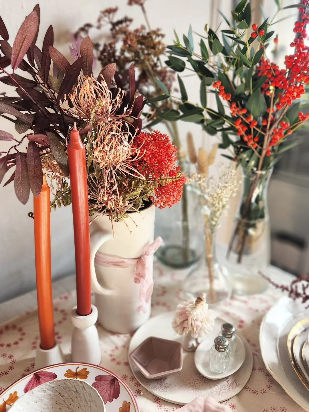 Bye-bye to October! So many wonderful things have happened this month, like my first in-person class gathering at @neighbor.nyc and are ahead of me like my first Holiday pop-up Vintage Glass Sale. I'm bracing myself to love this coming winter. I'm gr