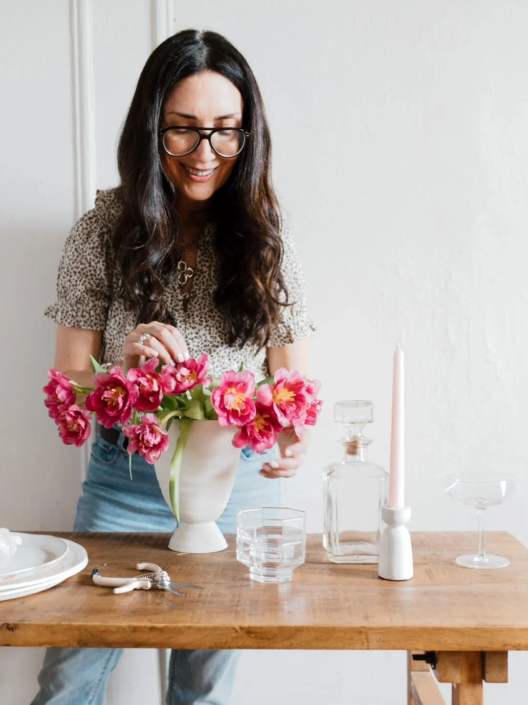 I'm so excited to be interviewed on the  @shedesignspodcast ! Thank you to those of you who have listened to my interview. And if you haven't yet I hope that you check it out. Link is in my profile. I touch upon many things with @deshapeacock that ha