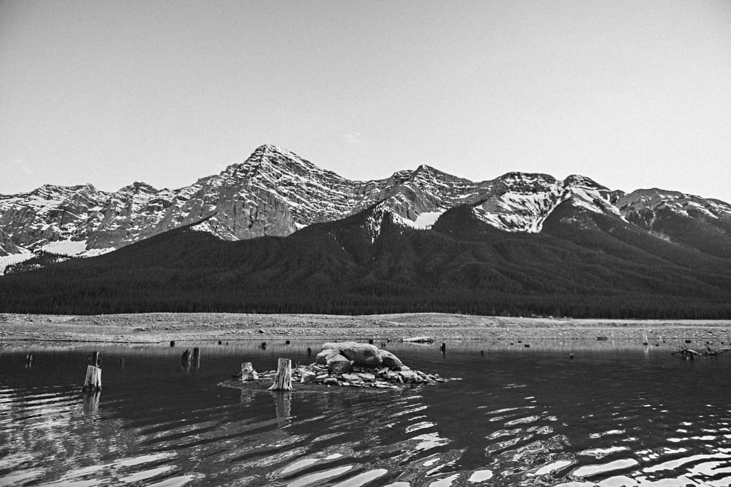 Rocky-Montain-Engagement-Shoot-Canmore-Alberta_40.jpg