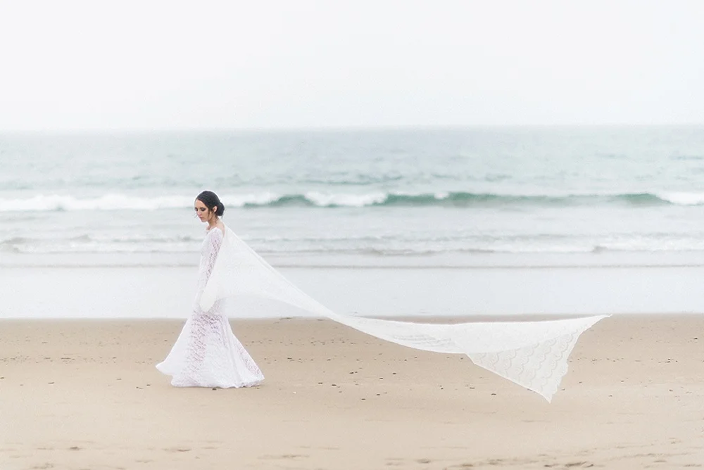 Windswept-Coastal-Bridal-Shoot-Beach-Inspiration002.jpg