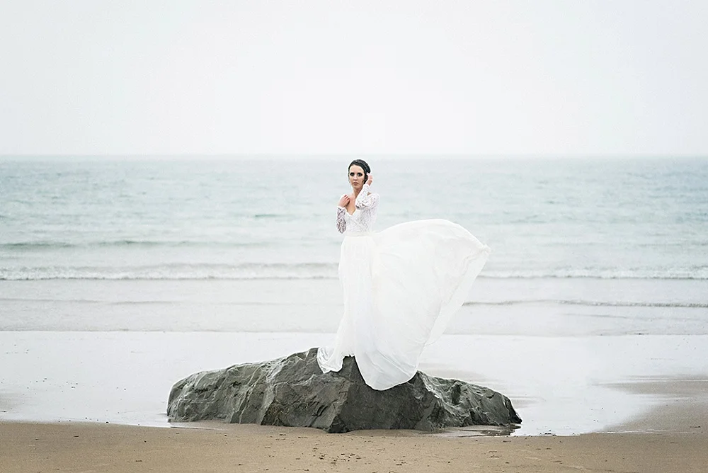 Windswept-Coastal-Bridal-Shoot-Beach-Inspiration015.jpg