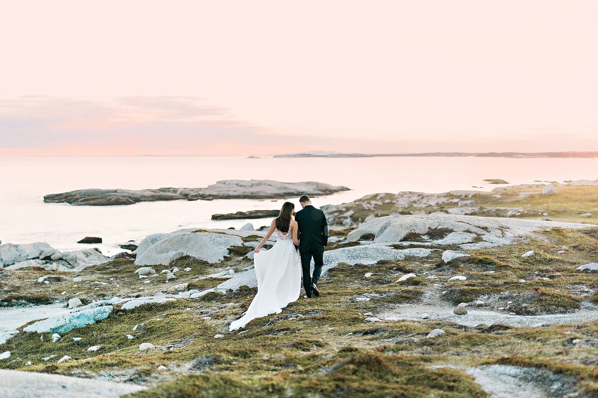 Rugged&Romantic_StyledElopement_001.jpg