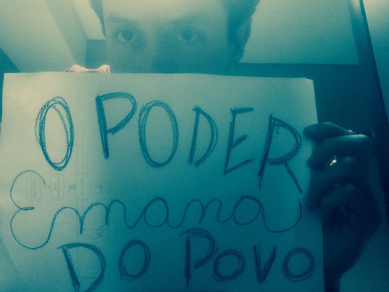 Daniel mobilizou mais de 700 pessoas para consertar o semáforo. (imagem: arquivo pessoal)