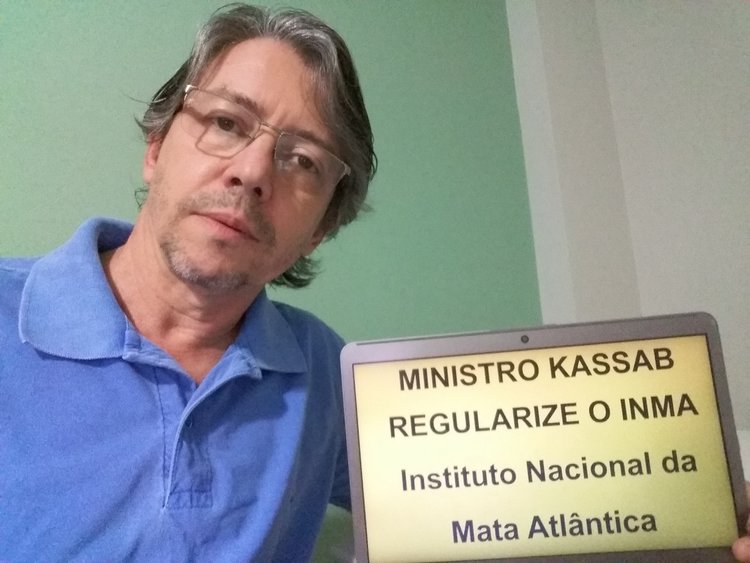 O professor agora luta pela regularização (foto: arquivo pessoal)