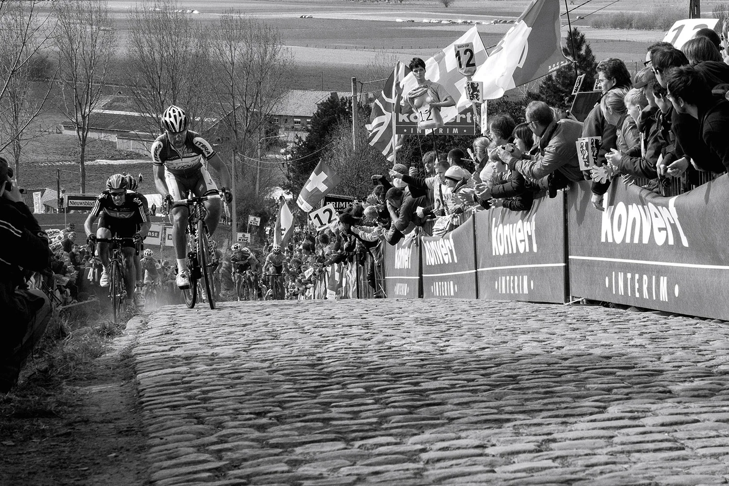 Luca Paolini leads in the 2. passage of Paternberg