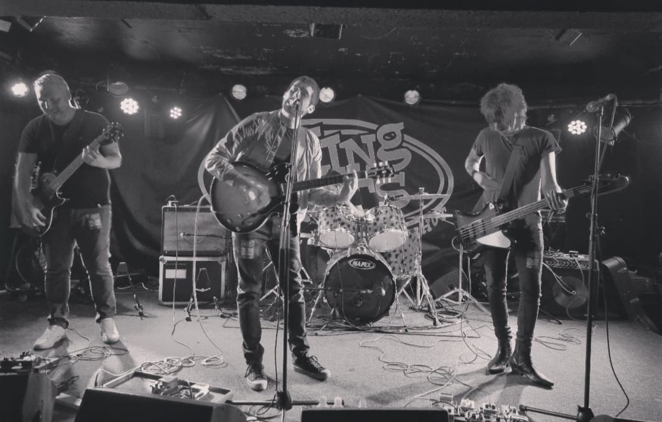 Hazy Sundays – Losing Control