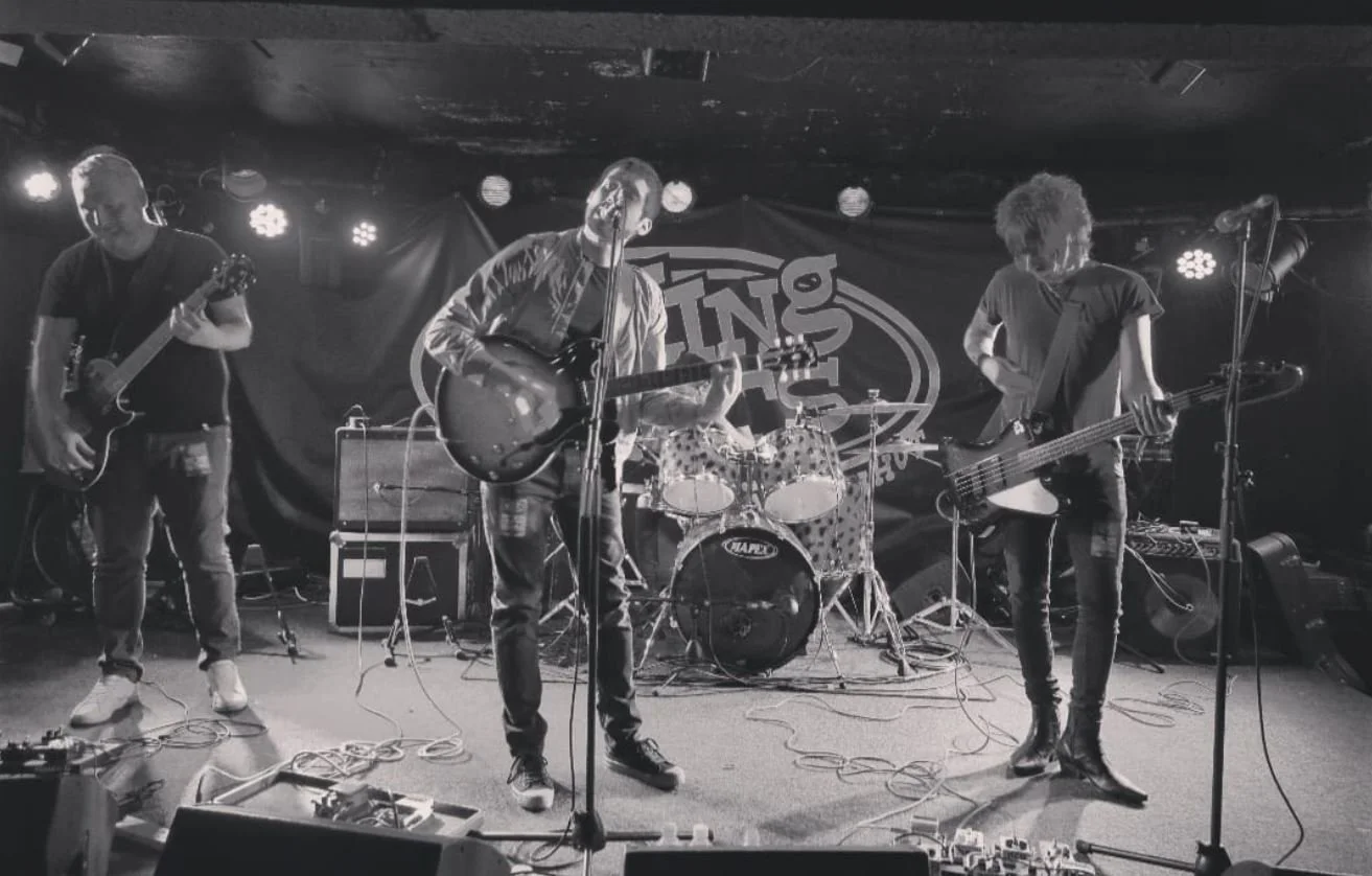 Hazy Sundays – Off The Cuff