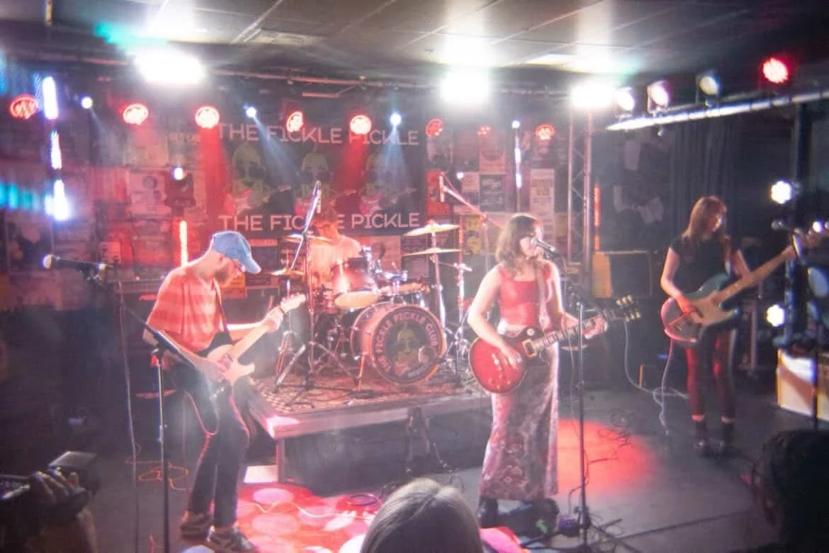 Lois Leon: Fickle Pickle, Southend