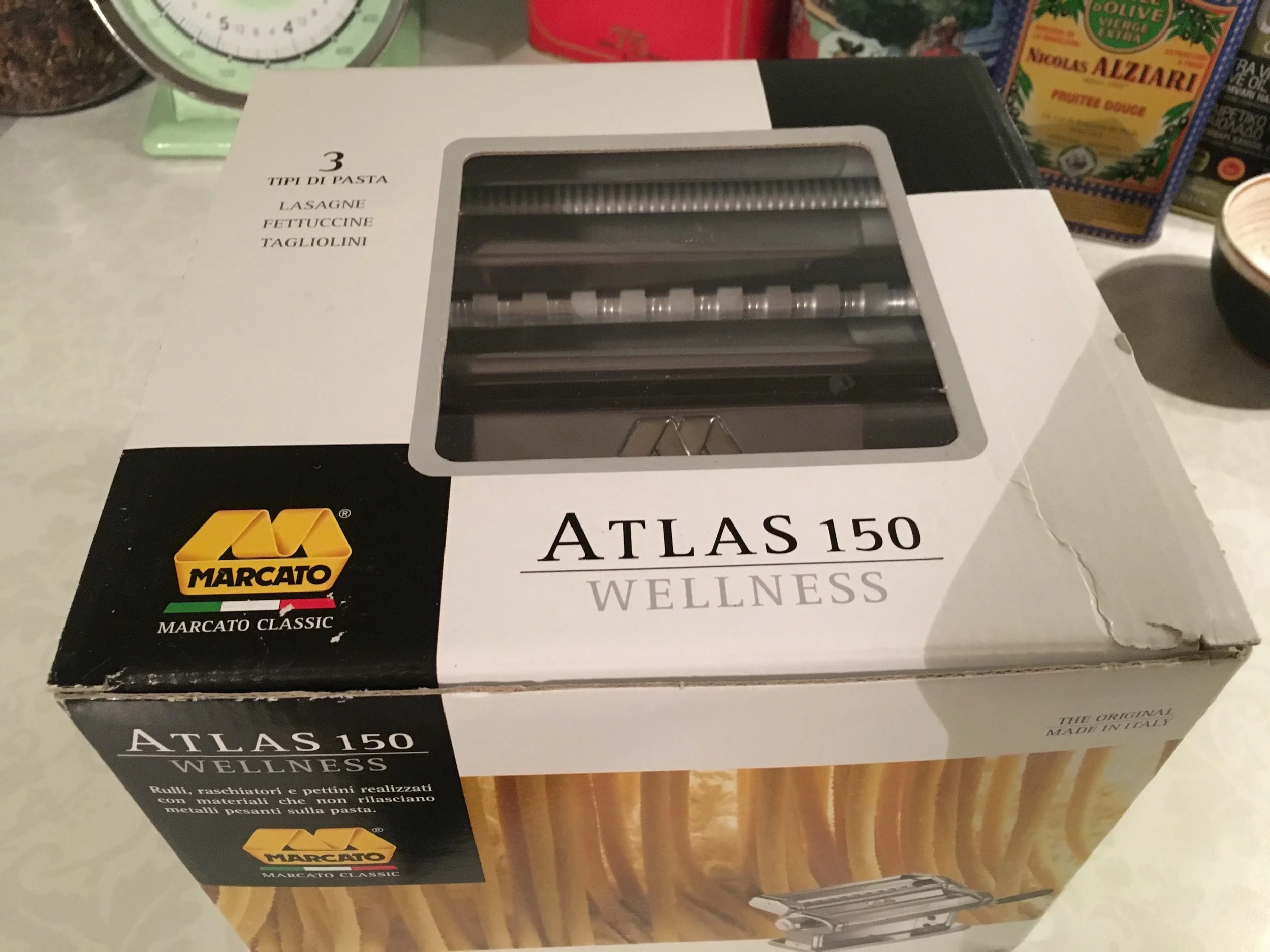 Pasta maker for lasagne, tagliatelle and tagliolini