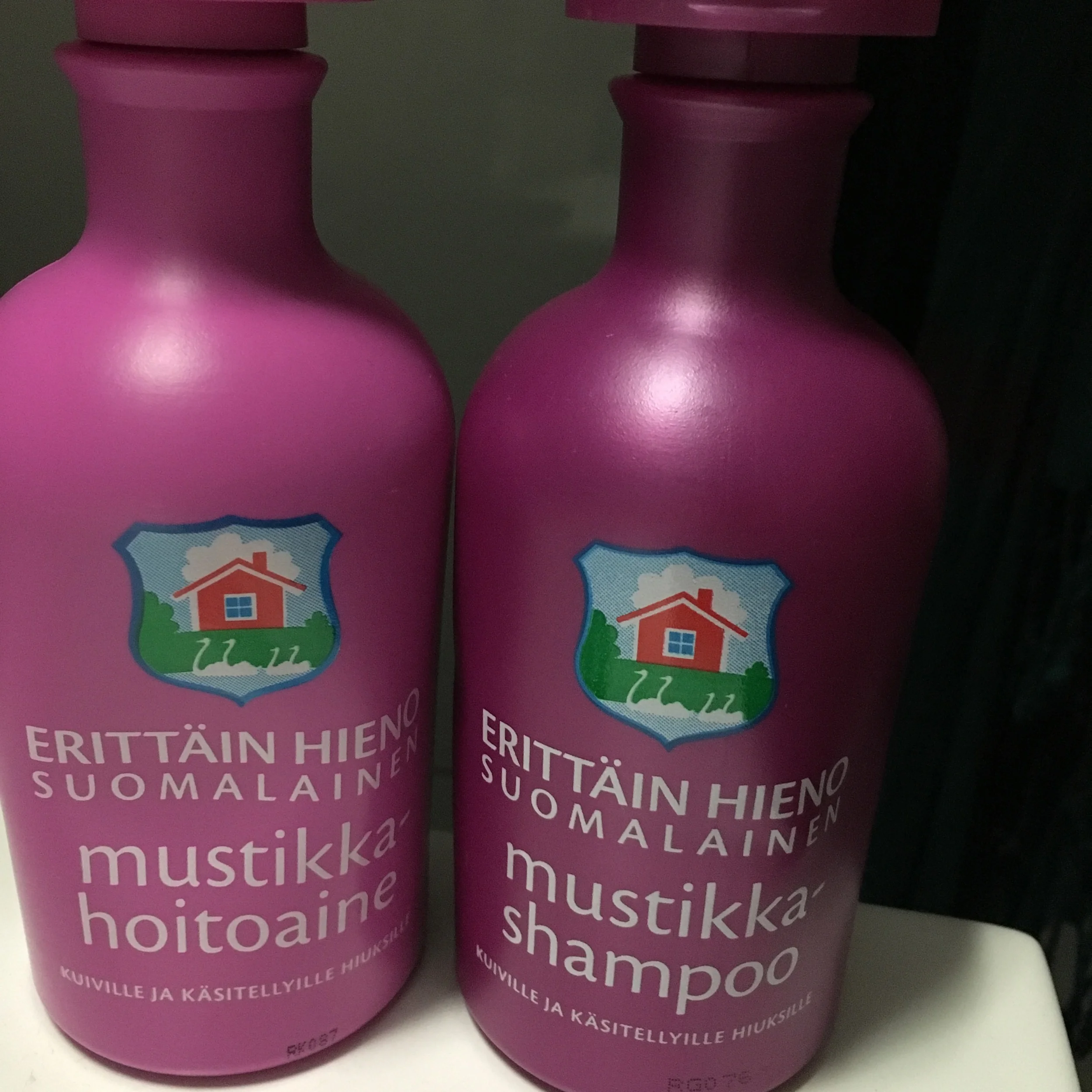 Finnish blue berry shampoo and conditioner