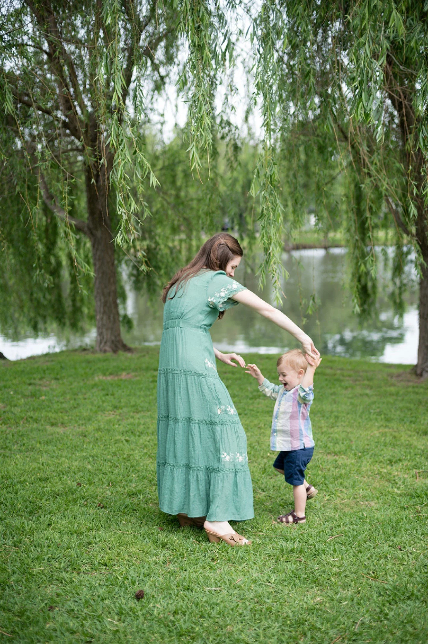 the pitter patter in your heart when you see the last image and immediately want to recreate it 

Dallas Family Photographer
Dallas Motherhood Photographer

#dallasphotographer #dallasmotherhoodphotographer #dallasnewbornphotographer #dallasfamilypho