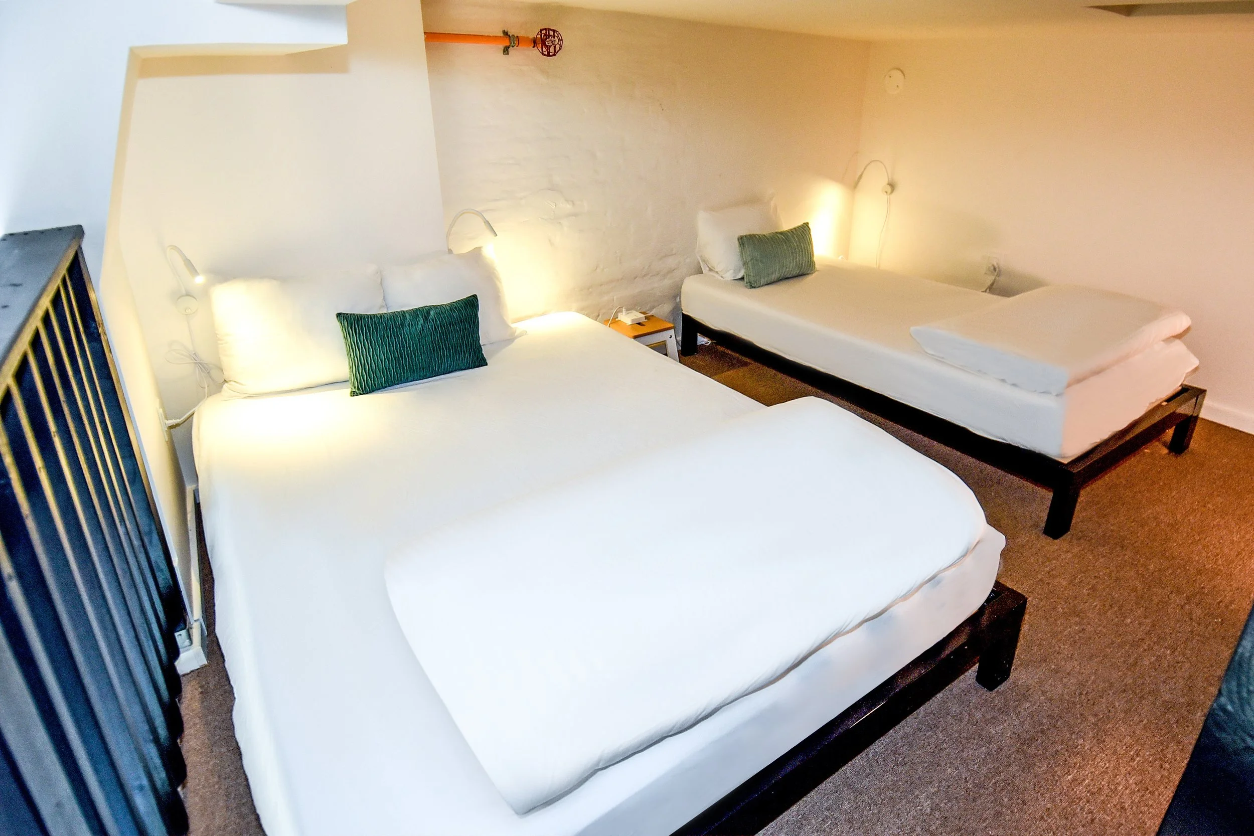 Room 7 pic 6 2.jpg