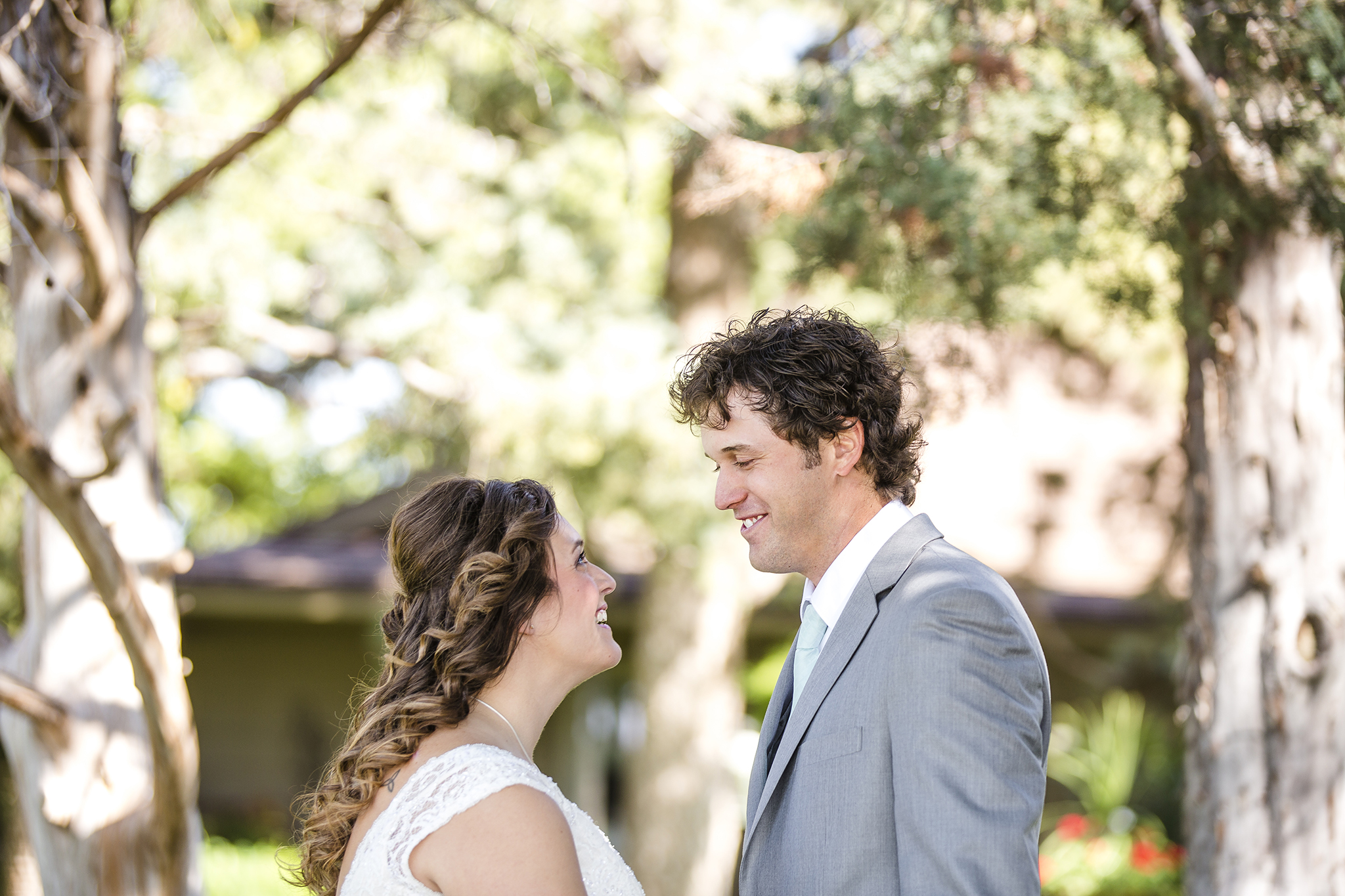 Lubbock Wedding Photography Wedding Photographer Walnut Tree First Look