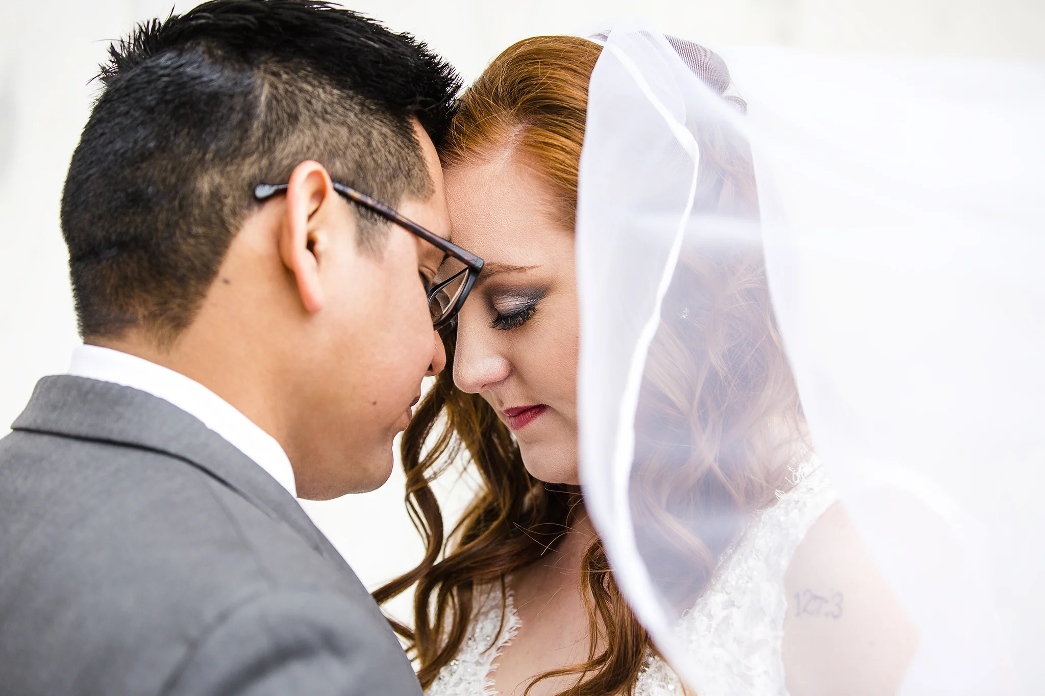 bride and groom, wedding portraits, romantic, sweet, beautiful natural light